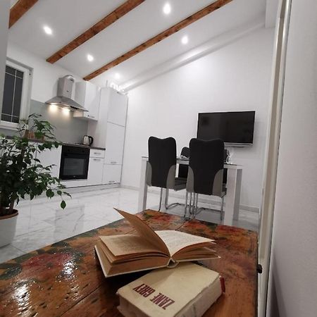 Apartmani Pina 2 Kaštela Extérieur photo