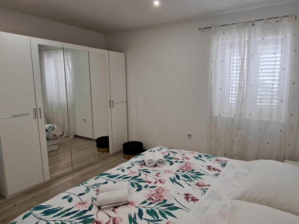 Apartmani Pina 2 Kaštela Extérieur photo