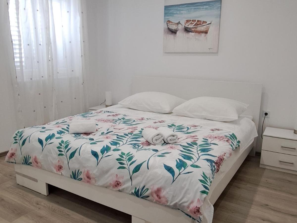 Apartmani Pina 2 Kaštela Extérieur photo