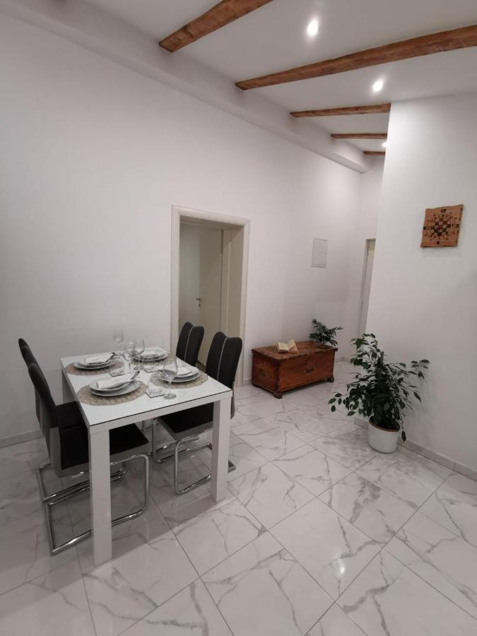 Apartmani Pina 2 Kaštela Extérieur photo