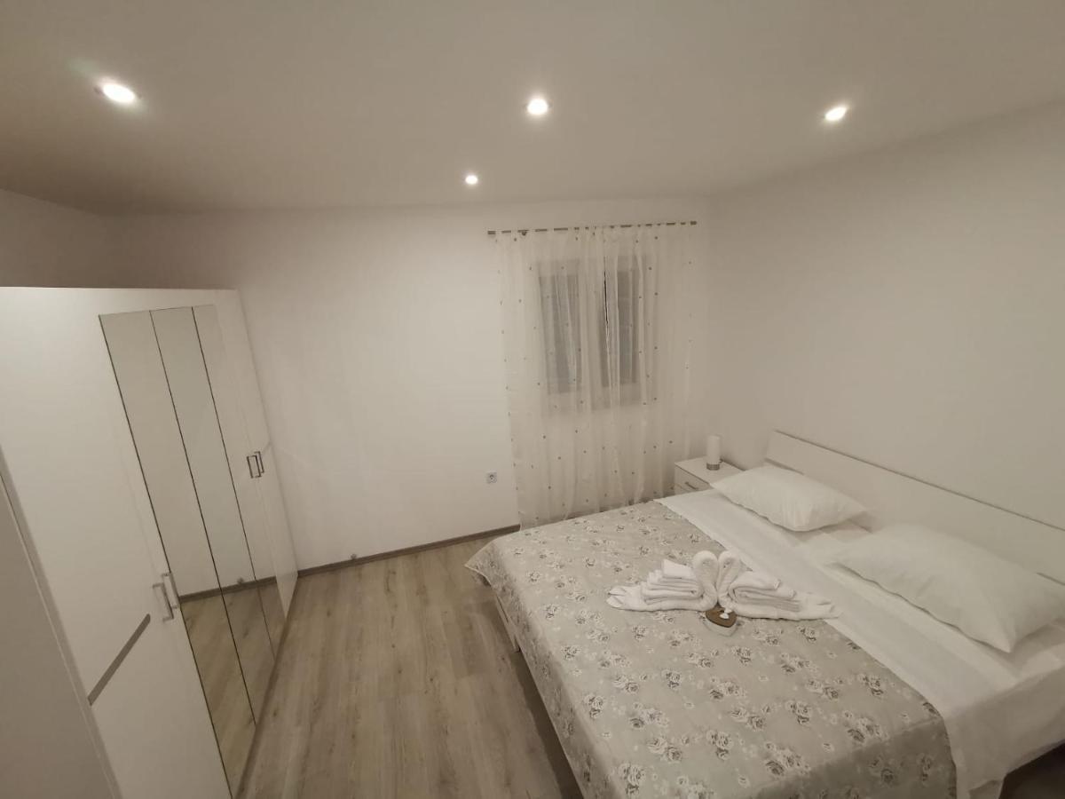 Apartmani Pina 2 Kaštela Extérieur photo