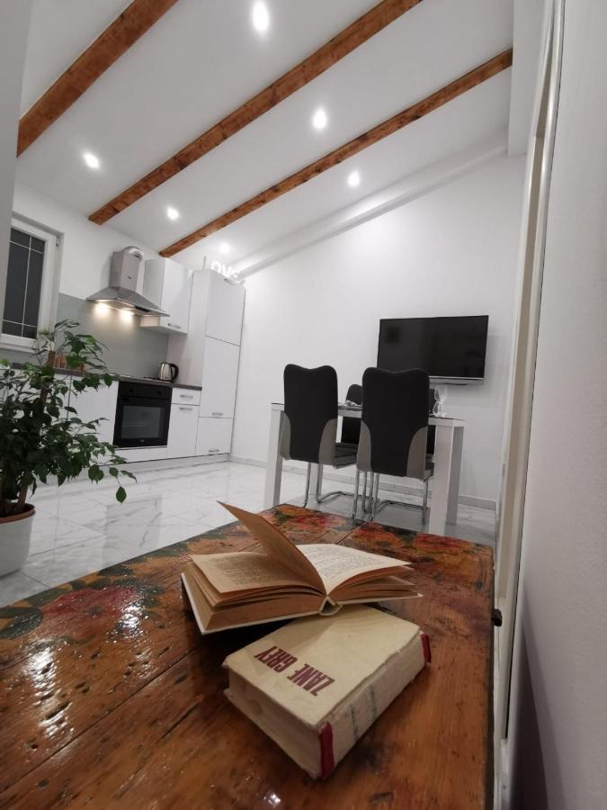 Apartmani Pina 2 Kaštela Extérieur photo